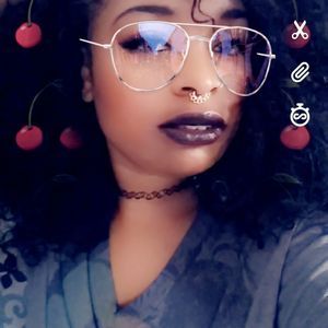 Meet your Posher, Denisha